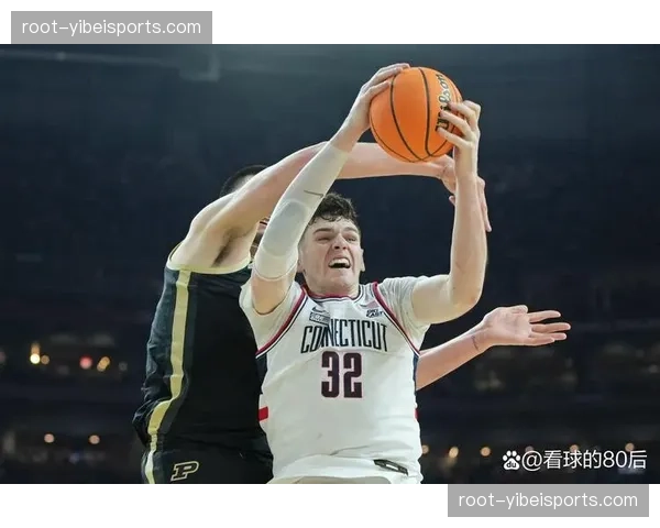 萨尔近3轮场均14.5分13.8篮板 奇才内线迎来新希望